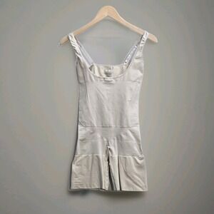 Assets Spanx Bodysuit Women's Size 1X‎ Tan Shape wear Shaping Stretch Slimming